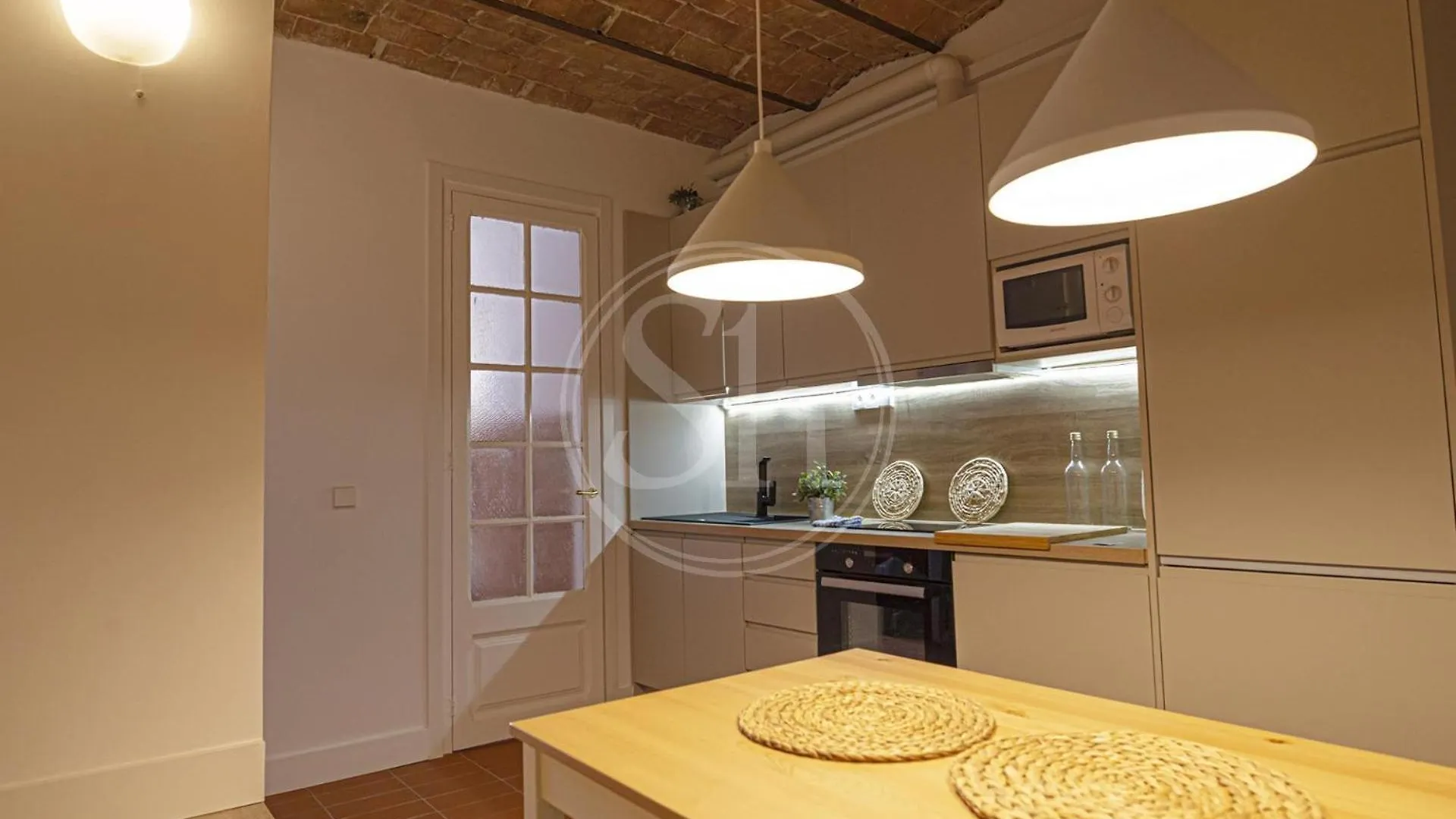 Maravilloso Apartamento En Poble Sec Barcelona